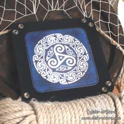 Triskel dice tray