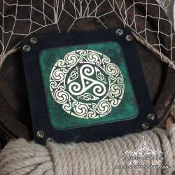 Triskel dice tray