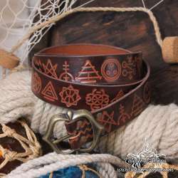 Ceinture ornée de motif ésotérique et magique en cuir artisanal