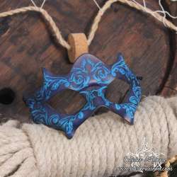 Masque en cuir fin avec corne orné d'arabesque