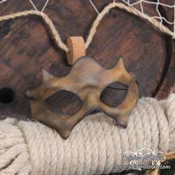 Masque en cuir fin avec corne uni sans motif